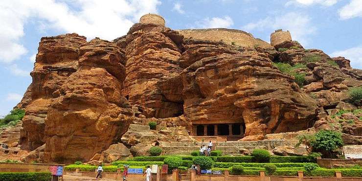 Bhimbetka Rock Shelters, UNESCO World Heritage Site in Madhya Pradesh